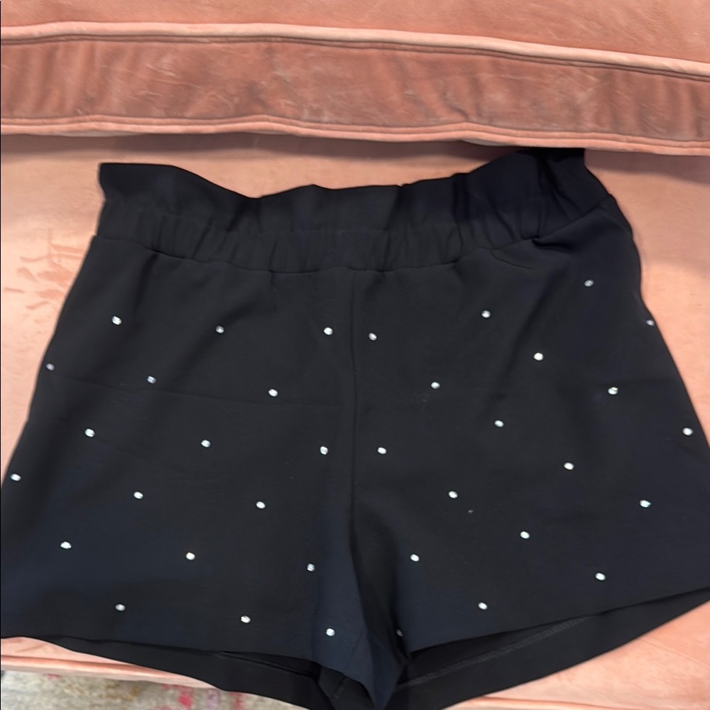 Express size M black shorts